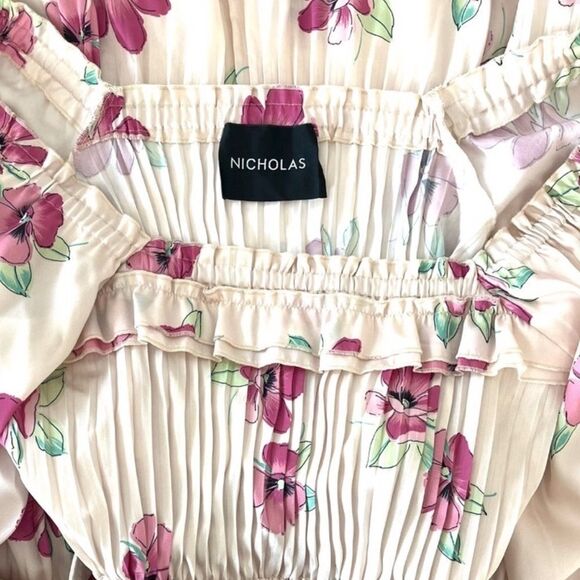 NICHOLAS Pleated Prairie Floral Belted Midi Dress - Picture 6 of 15